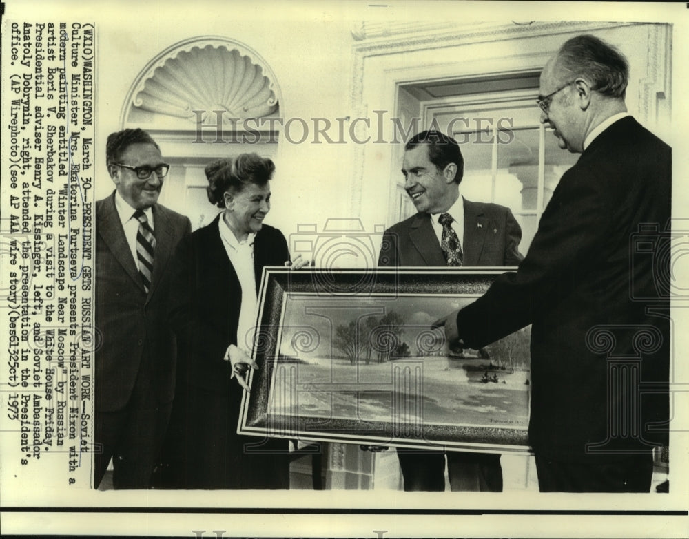 1973 Furtseva with others present Russian painting to Nixon - Historic Images