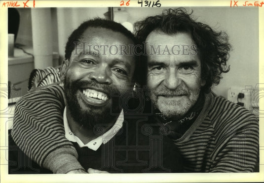 1985 Press Photo Zakes Mokae & Athol Fugard star in "Blood Knot" - now02505 - Historic Images