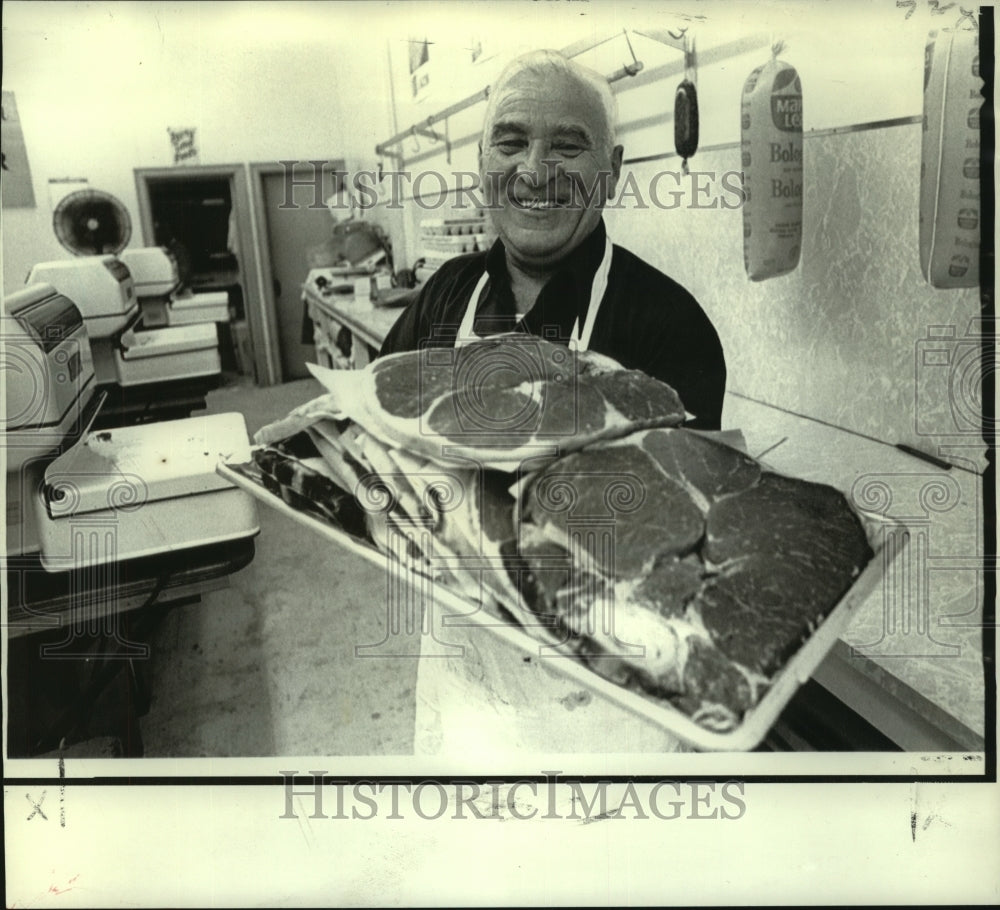 1973 Toronto butcher Federman sending $100 of steaks to White House - Historic Images