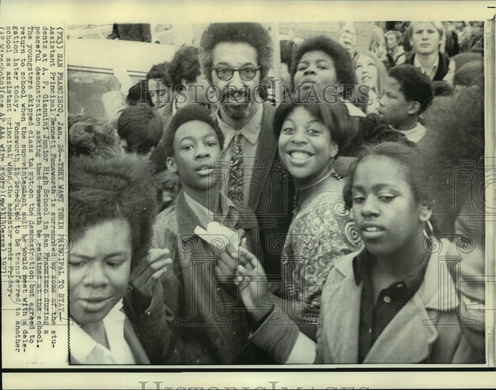 1971 Giannini Jr. High students demonstrate for principal Fonsworth - Historic Images