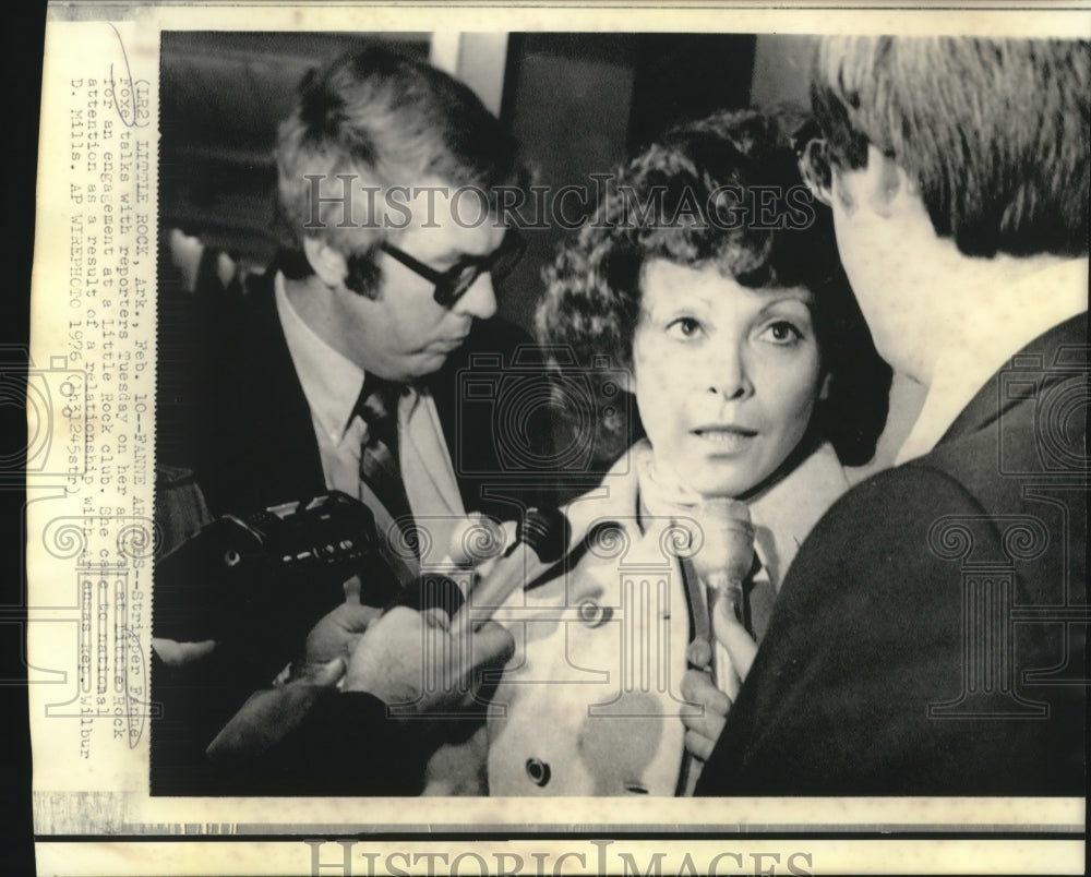 1976 Stripper Fanne Foxe arrives in Little Rock, Arkansas - Historic Images