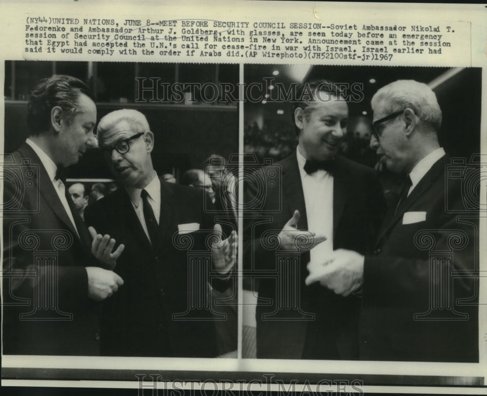 1967 Press Photo Soviet Fedorenke &amp; Ambassador Goldberg chat at U.N. session-Historic Images