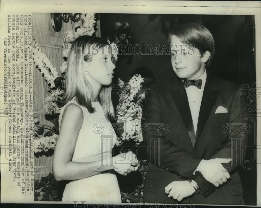 1967 Edsel Ford &amp; cousin Josephine Ford attend debutante party - Historic Images