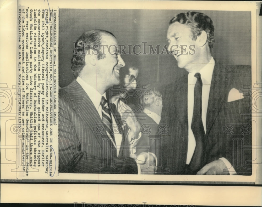 1975 Australian Malcolm Fraser receives congratulations from Lynch - Historic Images