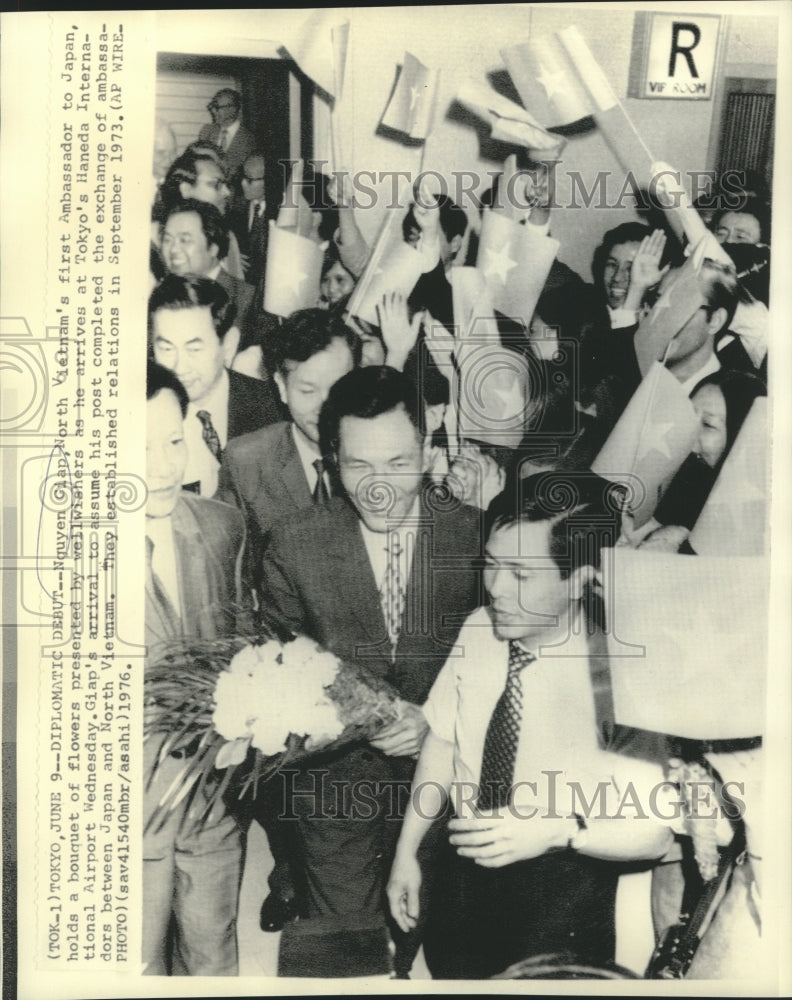 1976 Nguyen Giap, North Vietnam&#39;s first ambassador to Japan greeted - Historic Images