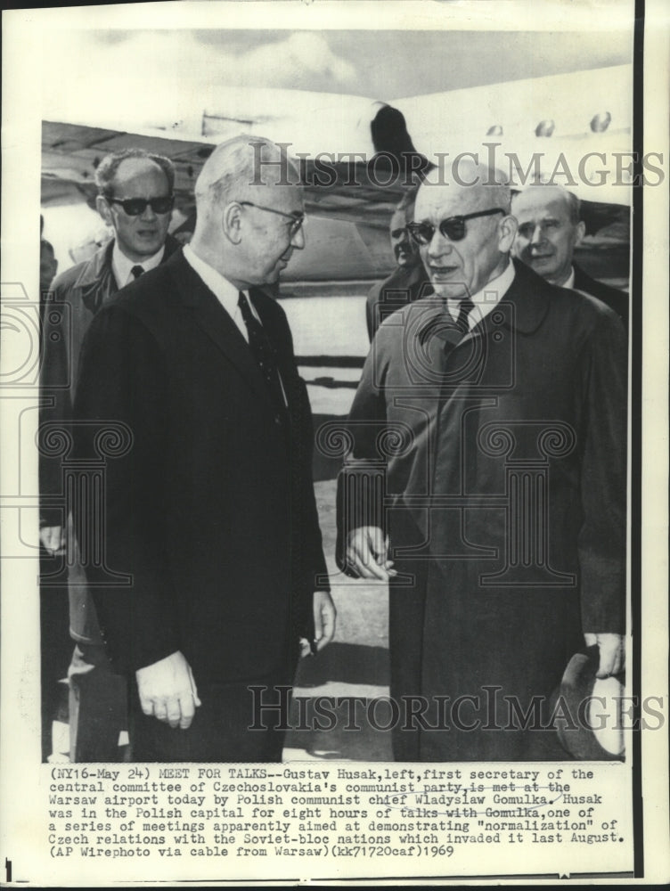 1969 Czechoslovakia's Husak meets Polish Communist chief Gomulka - Historic Images