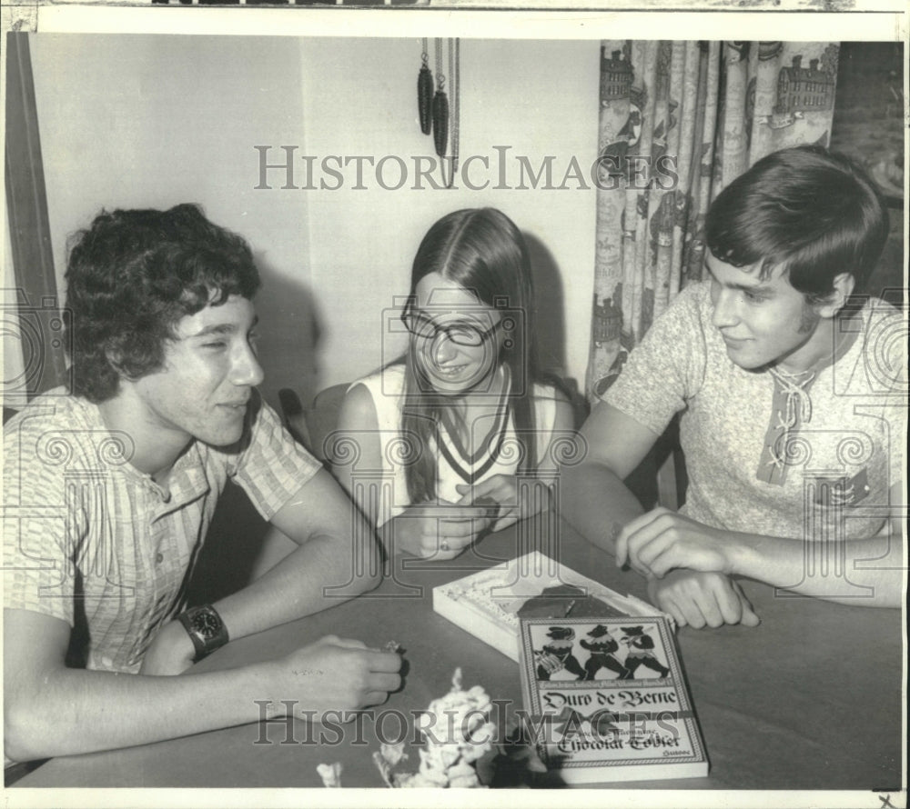 1972 Swiss exchange student Peter Gnagi &amp; Fritz family&#39;s children - Historic Images