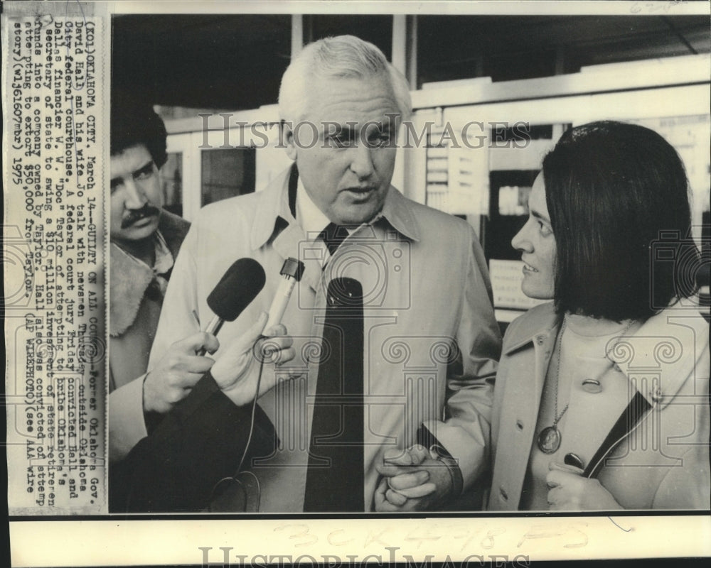 1975 Press Photo Former Oklahoma Governor David Hall and his wife outside court - Historic Images