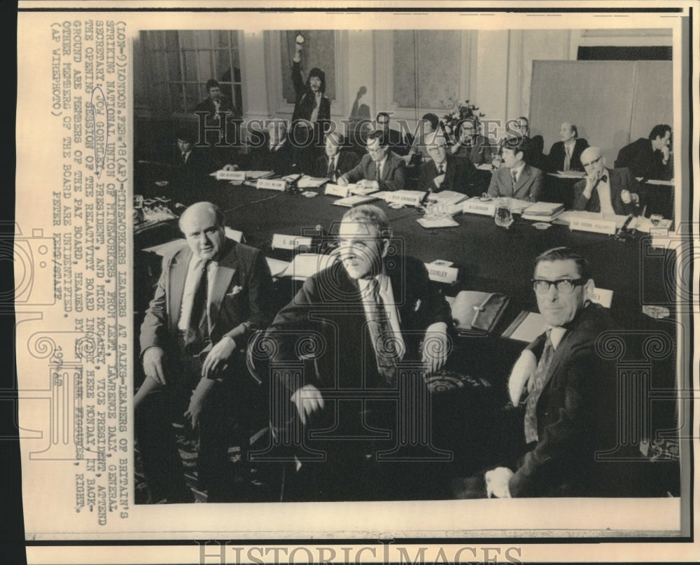 1974 Press Photo Joe Gormley &amp; other mine worker leaders at pay board talks - Historic Images