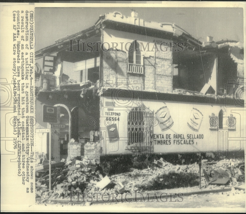 1976 Earthquake destruction of building in Guatemala City - Historic Images