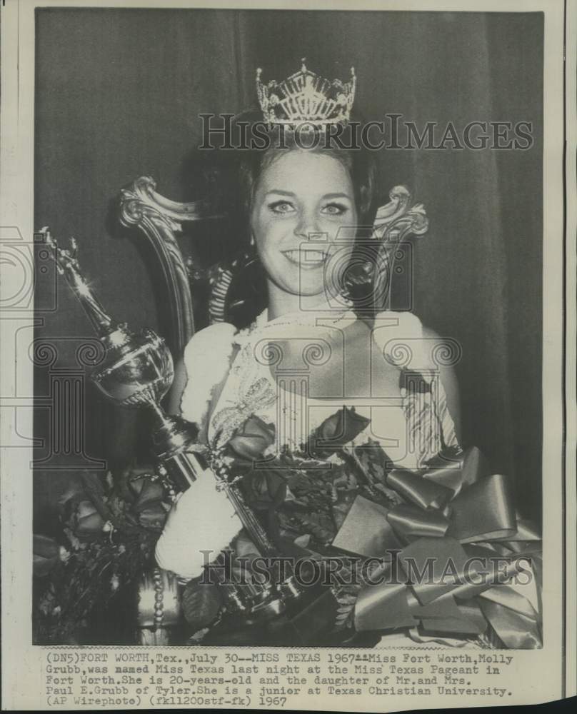 1967 Molly Grubb crowned Miss Texas in Miss Texas Pageant - Historic Images