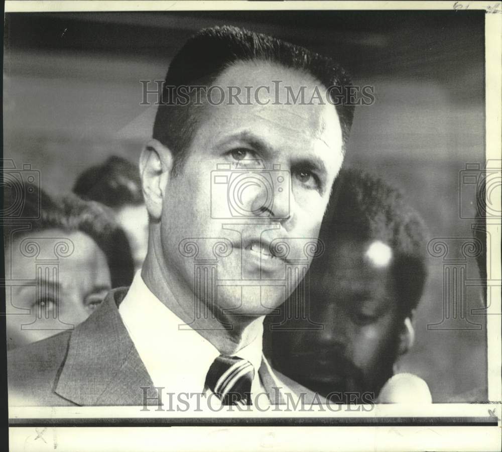 1973 Press Photo H.R. Haldeman with newsmen after Watergate cover-up testimony-Historic Images