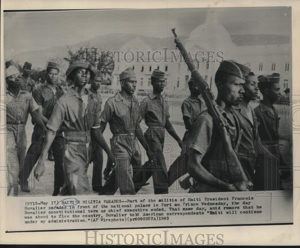 1963 Press Photo Haiti's militia parades past Port au Prince's national palace-Historic Images