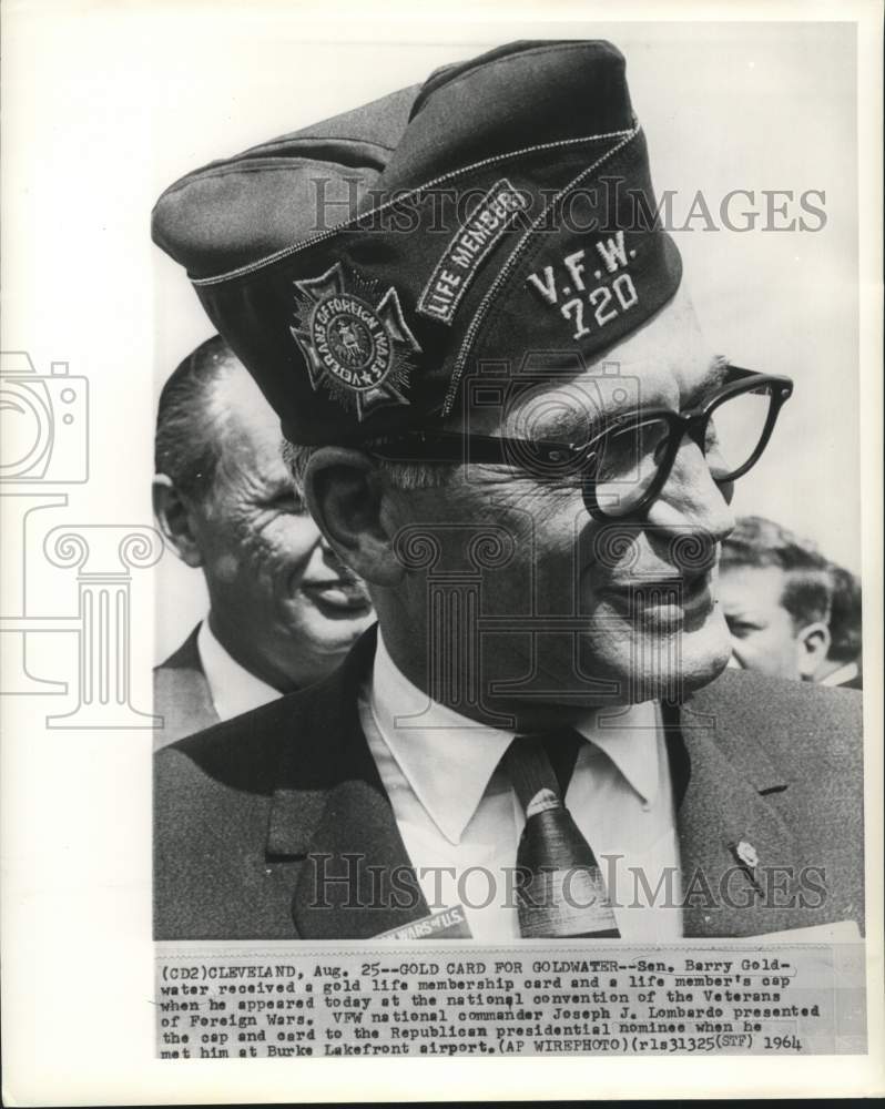 1964 Press Photo Senator Goldwater receives gold life membership with cap in OH-Historic Images