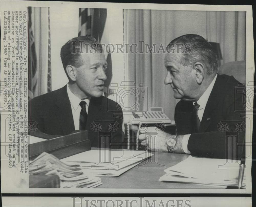 1967 Press Photo President Johnson &amp; David Ginsburg talk at White House-Historic Images