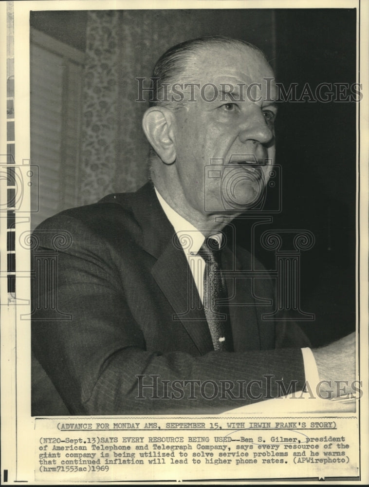 1969 President of American Telephone &amp; Telegraph Gilmer with press - Historic Images