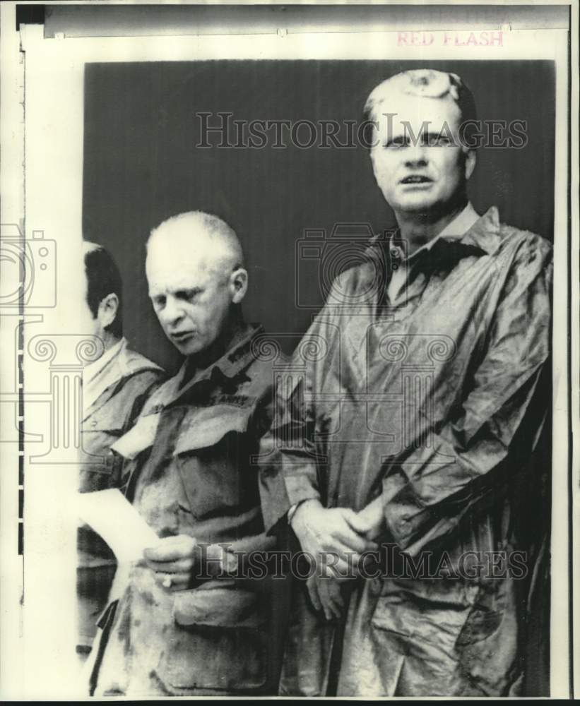 1968 Evangelist Billy Graham &amp; Lt. General Stillwell at Phu Bai - Historic Images