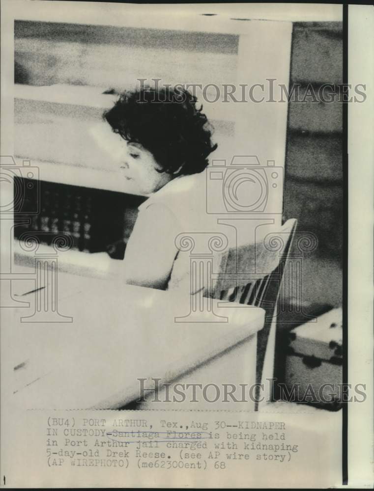 1968 Press Photo Santiaga Flores held in Port Arthur jail on kidnapping charge-Historic Images