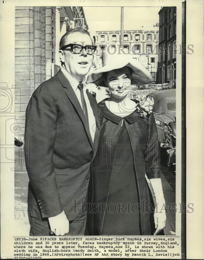 1966 Dick Haymes with his sixth wife Wendy Smith in London - Historic Images