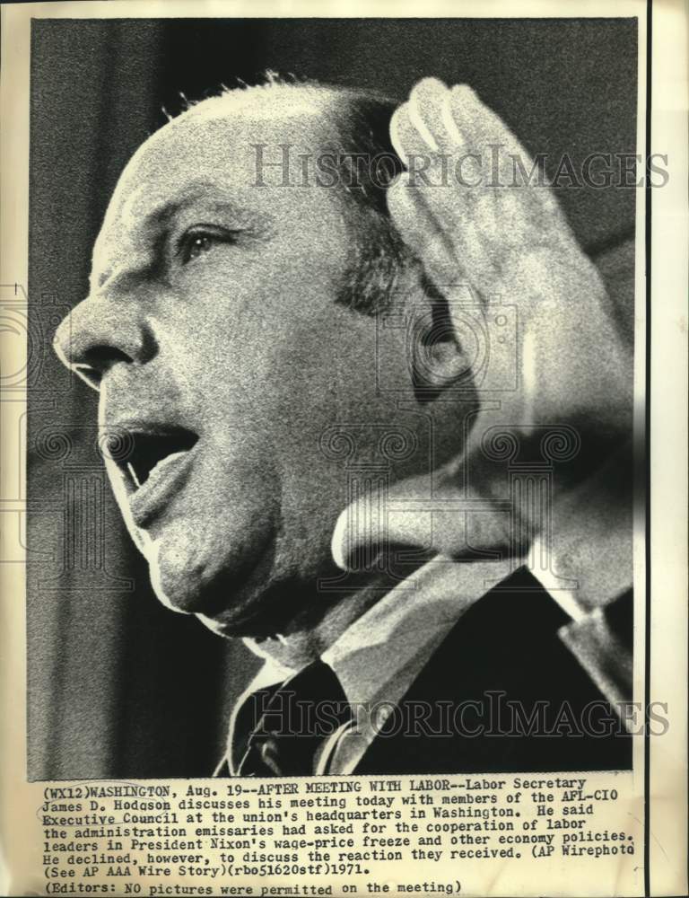 1971 Labor Secretary James Hodgson meet with AFL-CIO officers. - Historic Images