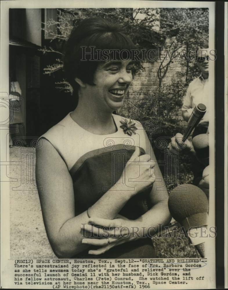 1966 Press Photo Barbara Gordon, wife of astronaut Dick Gordon, Houston, Texas - Historic Images