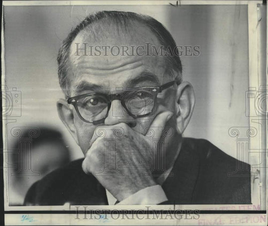 1960 Press Photo Chairman J. F. Fulbright listens to testimony - now08260-Historic Images