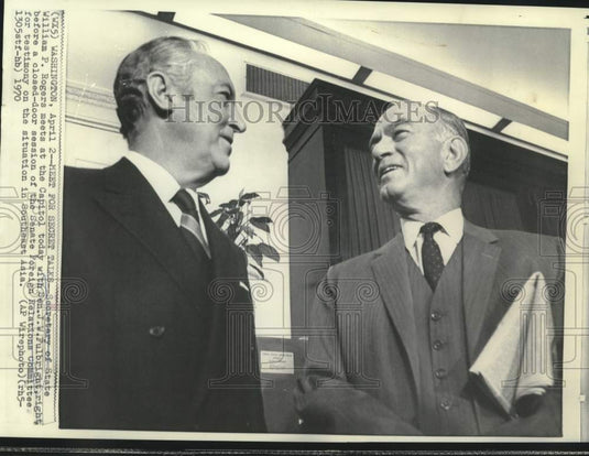 1970 Senator Rogers & Senator Fulbright meet for closed-door session - Historic Images
