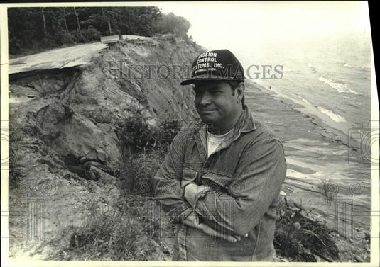 1989 Dick Holmberg, Erosion Control Systems, on Lake Michigan bluff - Historic Images