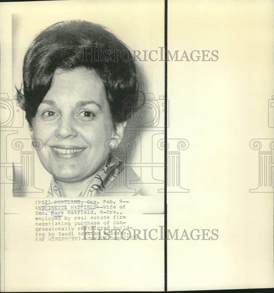 1976 Wife of Senator Mark Hatfield, R-OR, real estate agent - Historic Images