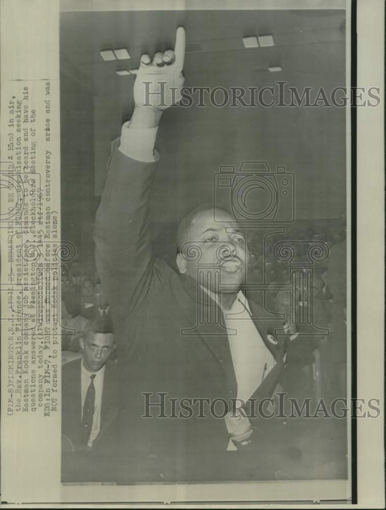 1967 Reverend Franklin Florence, President of FIGHT, hand in air - Historic Images