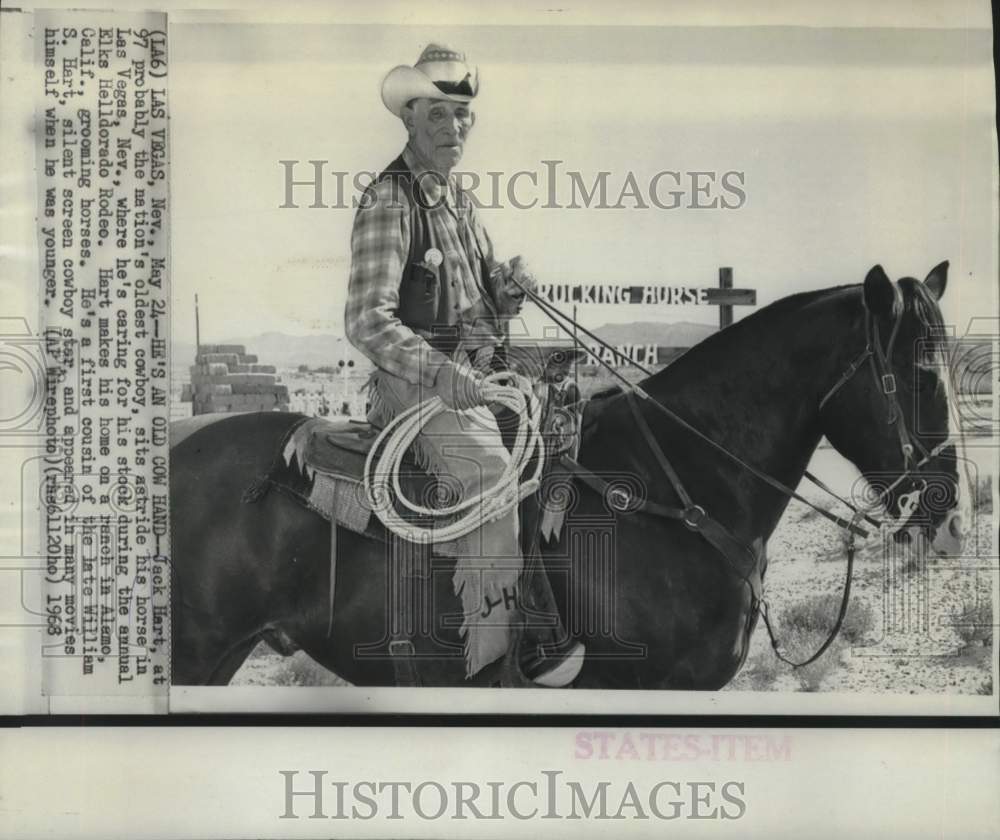 1968 Press Photo Jack Hart, 97, oldest cowboy, sits astride at Helldorado Rodeo-Historic Images