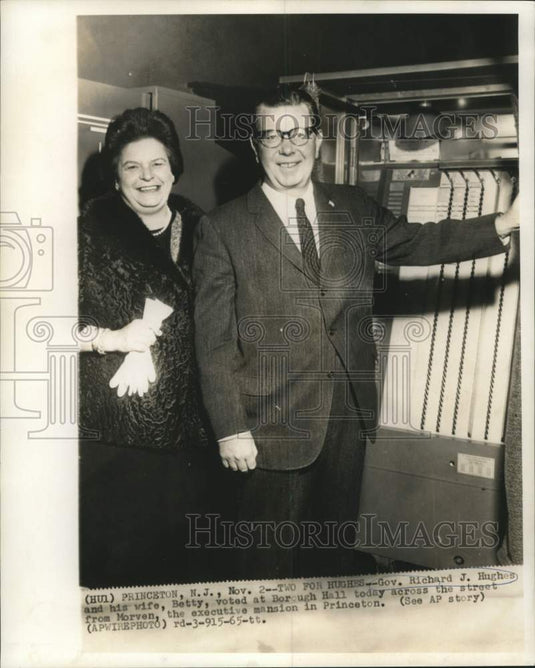 1965 Press Photo Governor & Mrs. Richard Hughes vote at Borough Hall in NJ-Historic Images