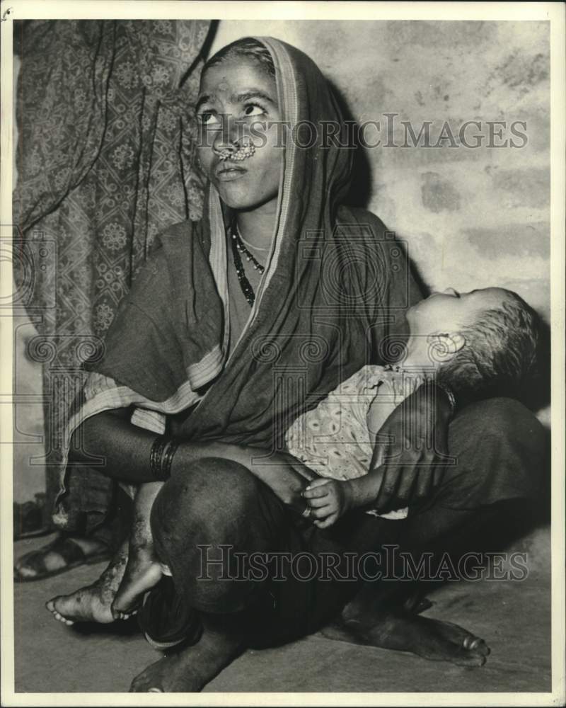 1969 Press Photo Many Indian girls, like this young woman marry at 14-Historic Images