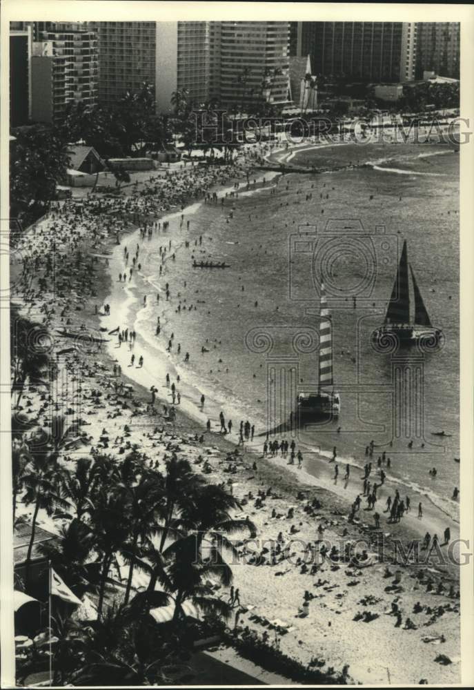 1983 Honolulu&#39;s famed Waikiki Beach on island of Oahu, Hawaii - Historic Images