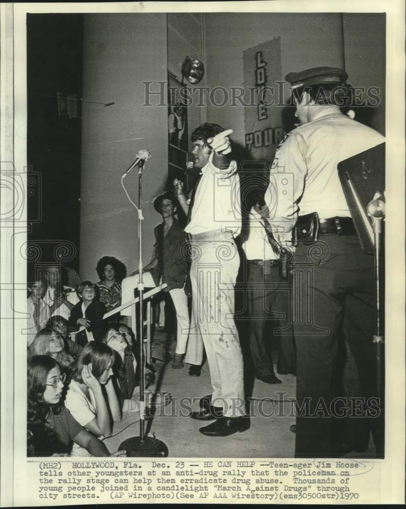 1970 Jim Hoose and policeman at anti-drug rally in Hollywood, FL - Historic Images