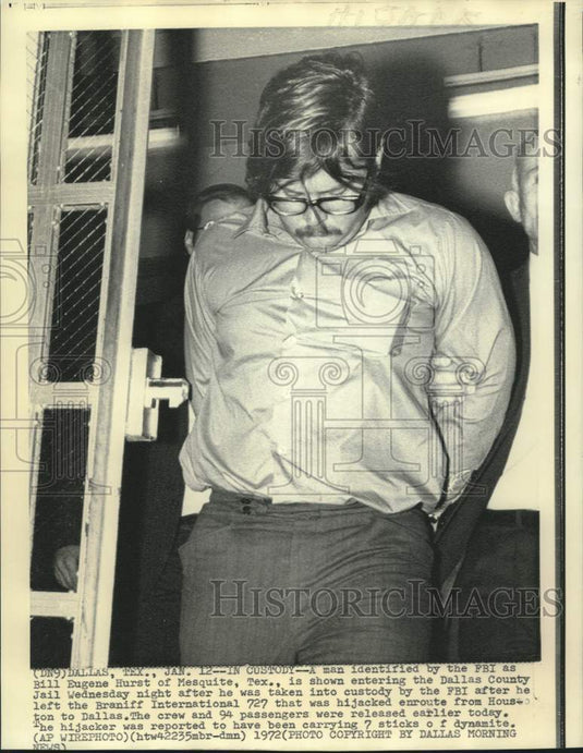1972 Braniff International 727 hijacker Bill Eugene Hurst in custody - Historic Images