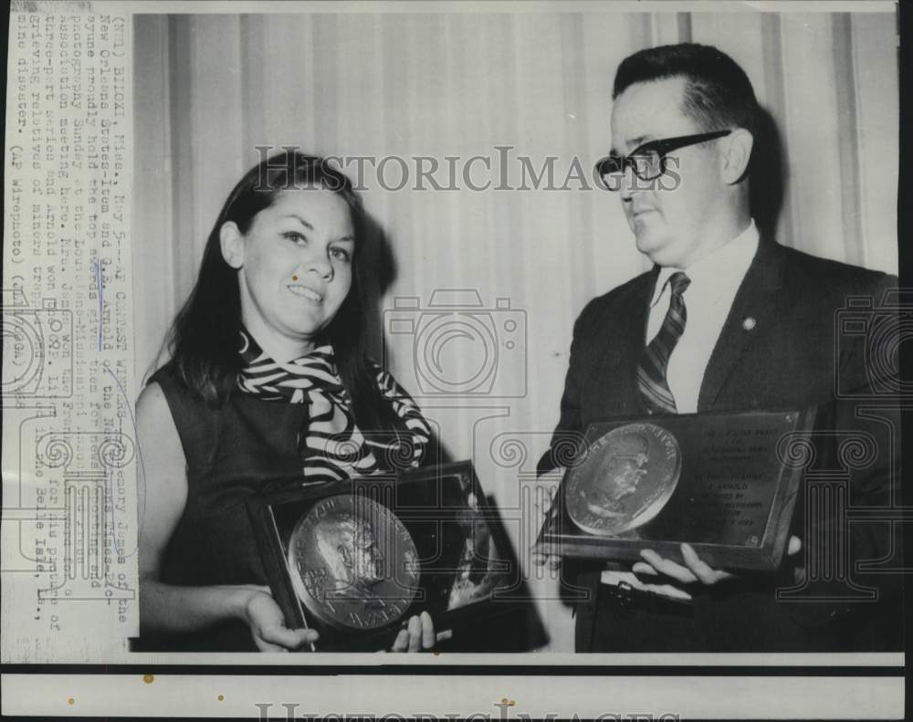 1968 Press Photo Rosemary James &amp; G.E. Arnold, AP contest winners - now10869-Historic Images