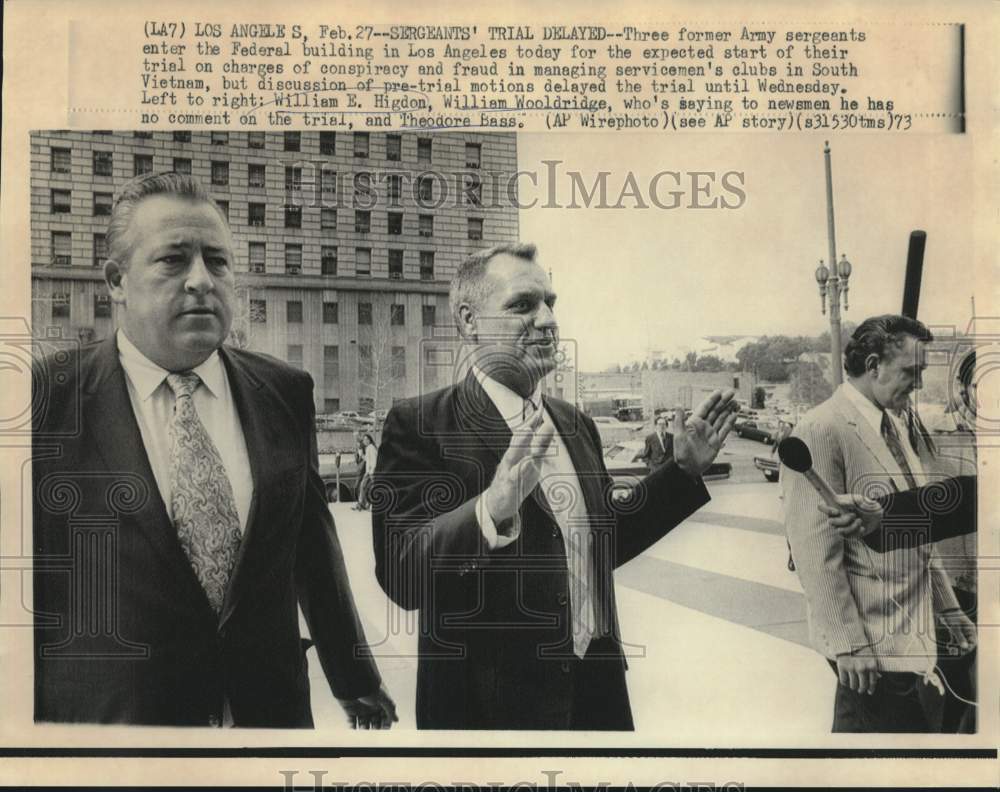 1973 William Higdon &amp; other former sergeants enter Federal Building - Historic Images