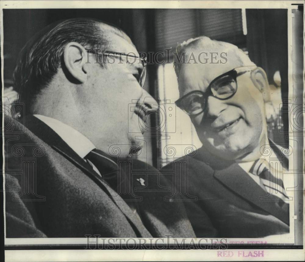 1969 Press Photo Senators Roman Hruska and Scott talk prior to GOP caucus-Historic Images
