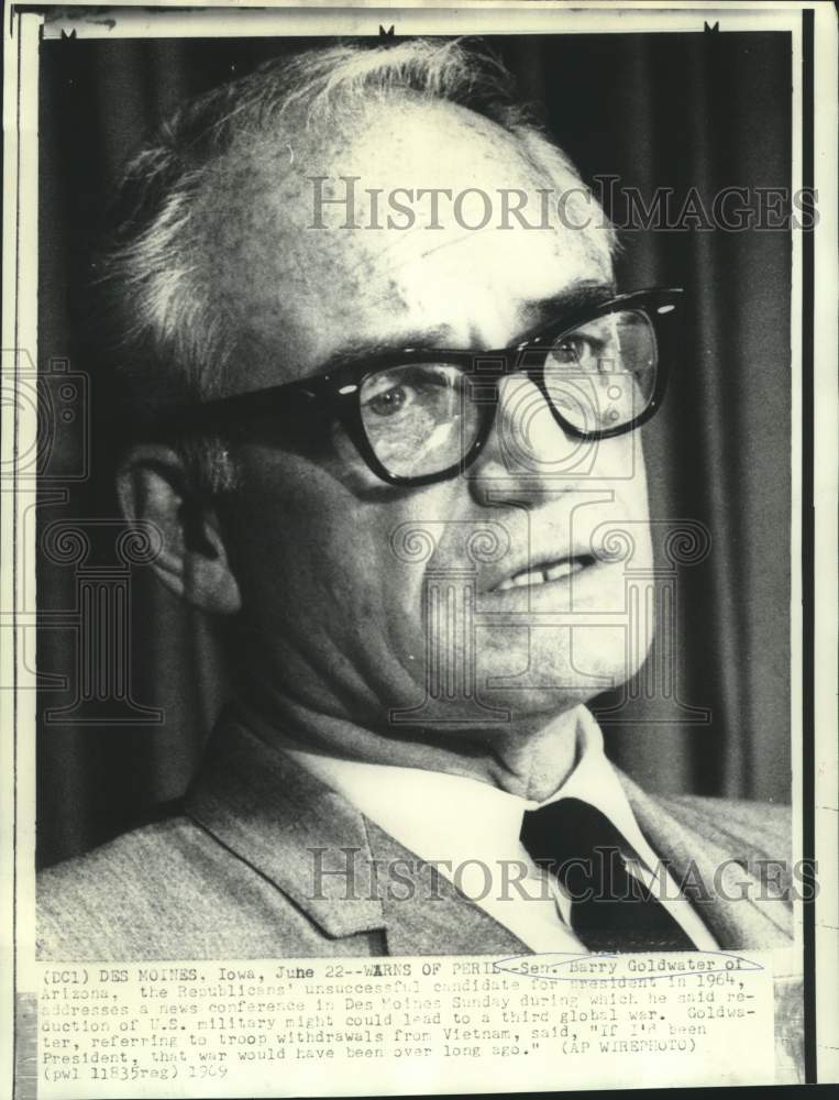 1969 Arizona Senator Barry Goldwater at Des Moines news conference - Historic Images