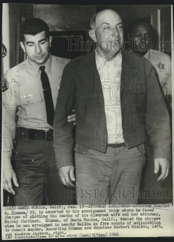 1966 Attorney Charles Hinman escorted to arriggnament - Historic Images