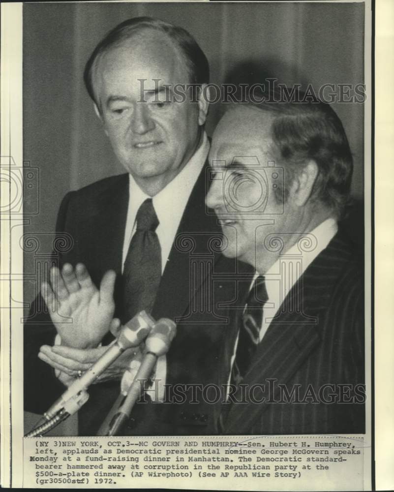 1972 Press Photo Senator Humphrey applauds McGovern&#39;s speech at fund-raiser-Historic Images