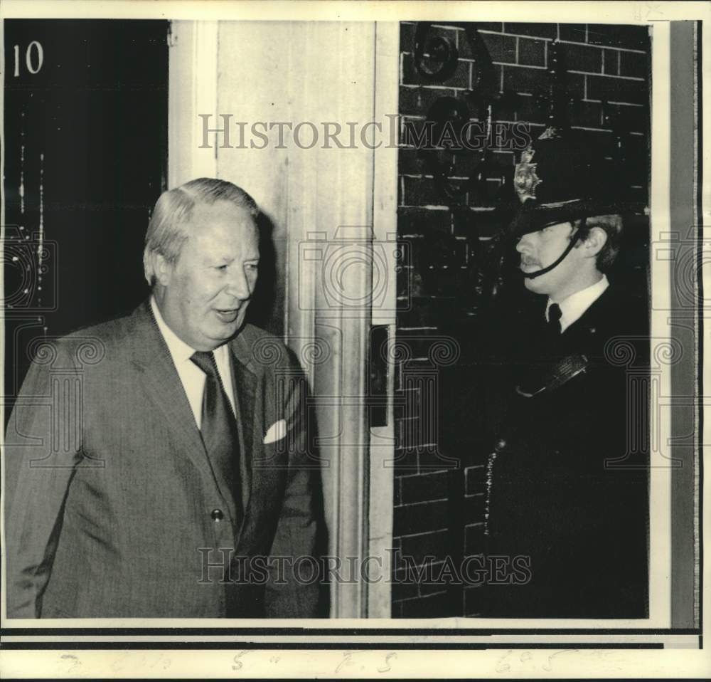 1974 Prime Minister Heath receives salute leaving Downing Street - Historic Images