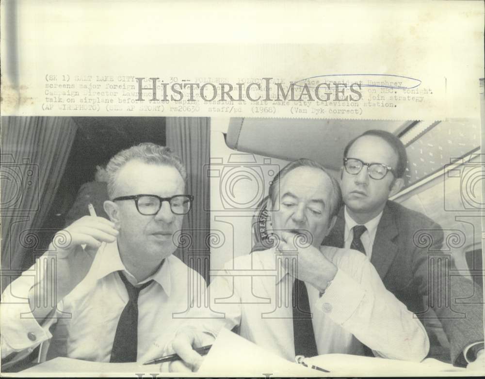 1968 Vice President Humphrey his campaign director - Historic Images