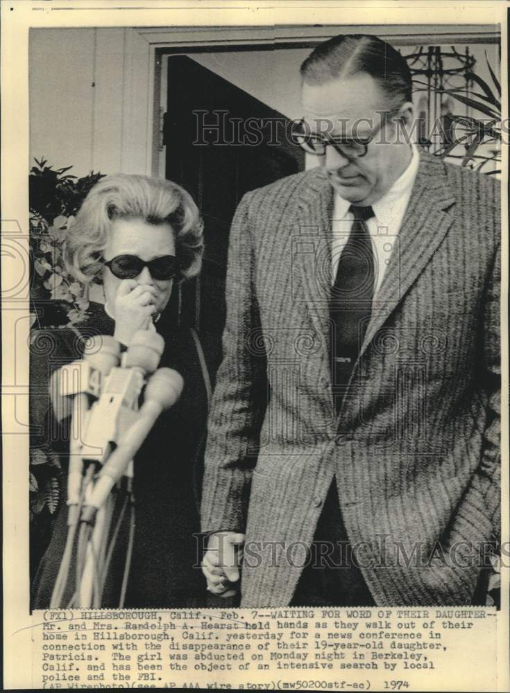 1974 Press Photo Kidnap victim Patty Hearst&#39;s parents at news conference.-Historic Images