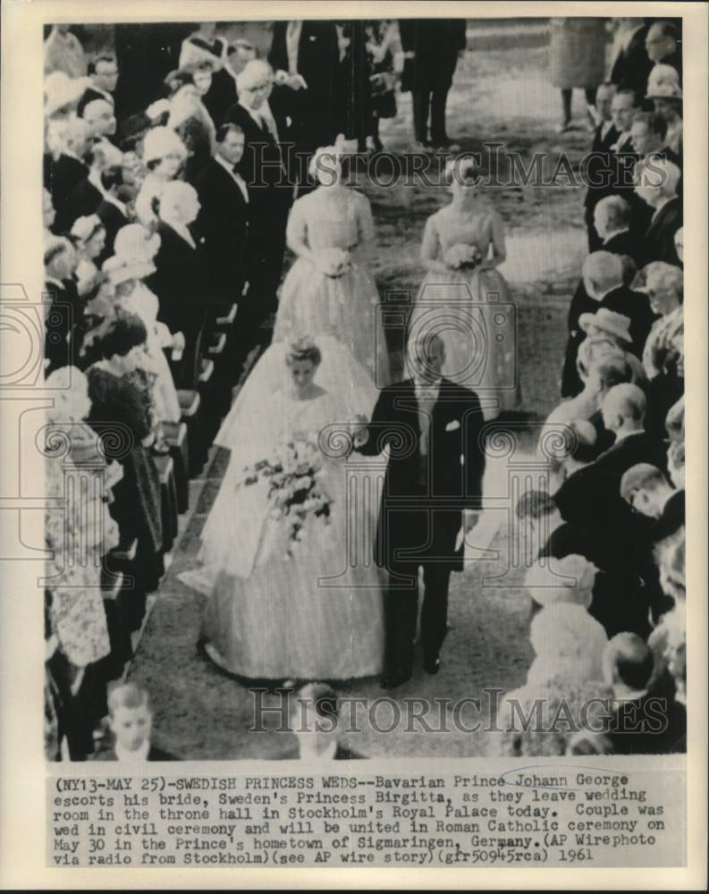 1961 Prince Johann Georg and bride Princess Birgitta leave palace - Historic Images