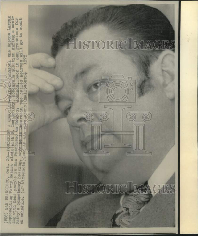 1975 Press Photo Patty Hearst&#39;s attorney Albert Johnson at news conference. - Historic Images