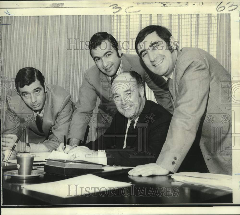 1970 Press Photo NBA Commissioner Kennedy and others of expansion league-Historic Images