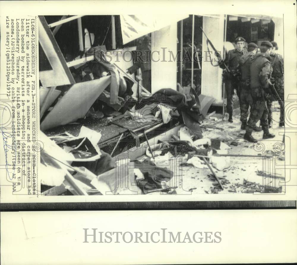 1972 Press Photo Scene of bombed menswear and carpet store in Londonderry.-Historic Images