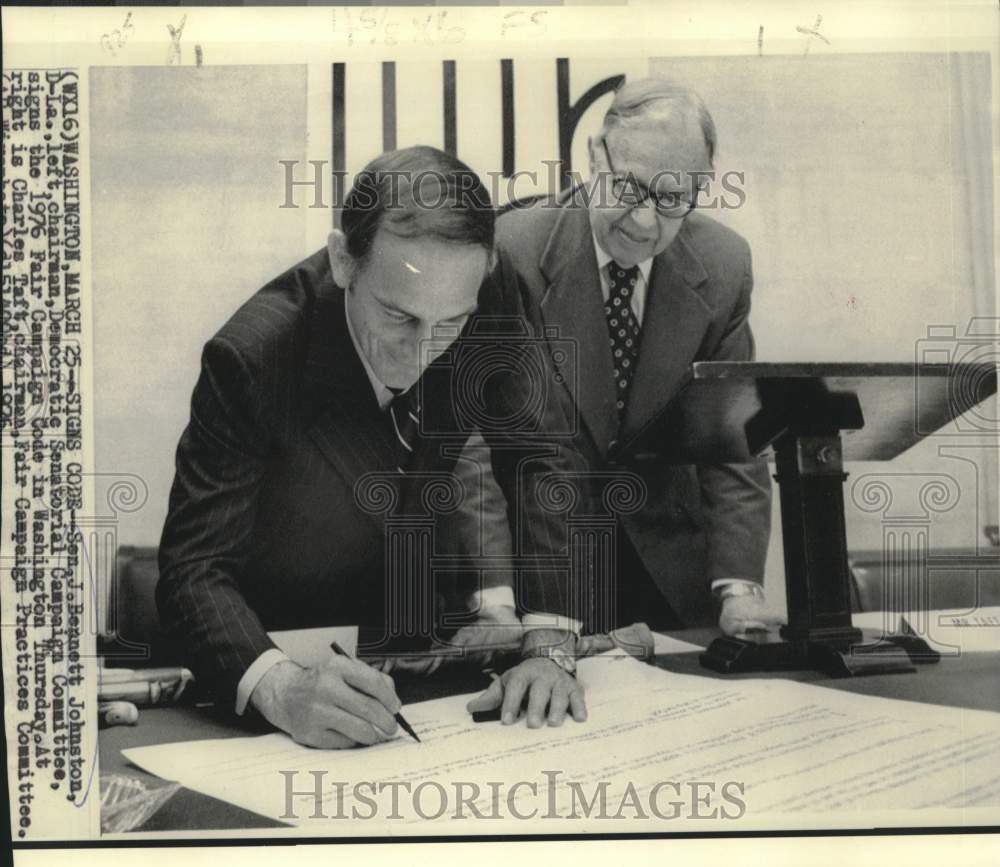 1976 Senator Bennett Johnston and Taft sign Fair Campaign Code. - Historic Images